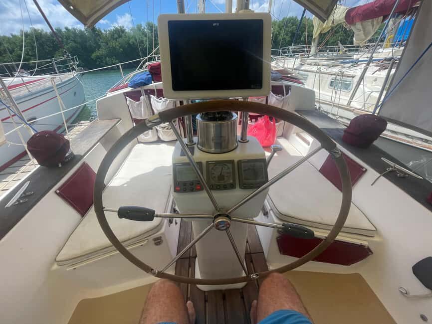 Sail tour to Catalina Island from La Romana - An In-Depth Look at the Sail Tour to Catalina Island from La Romana