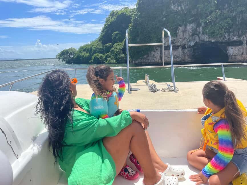 Samana: Cayo Levantado with Lunch + Transportation