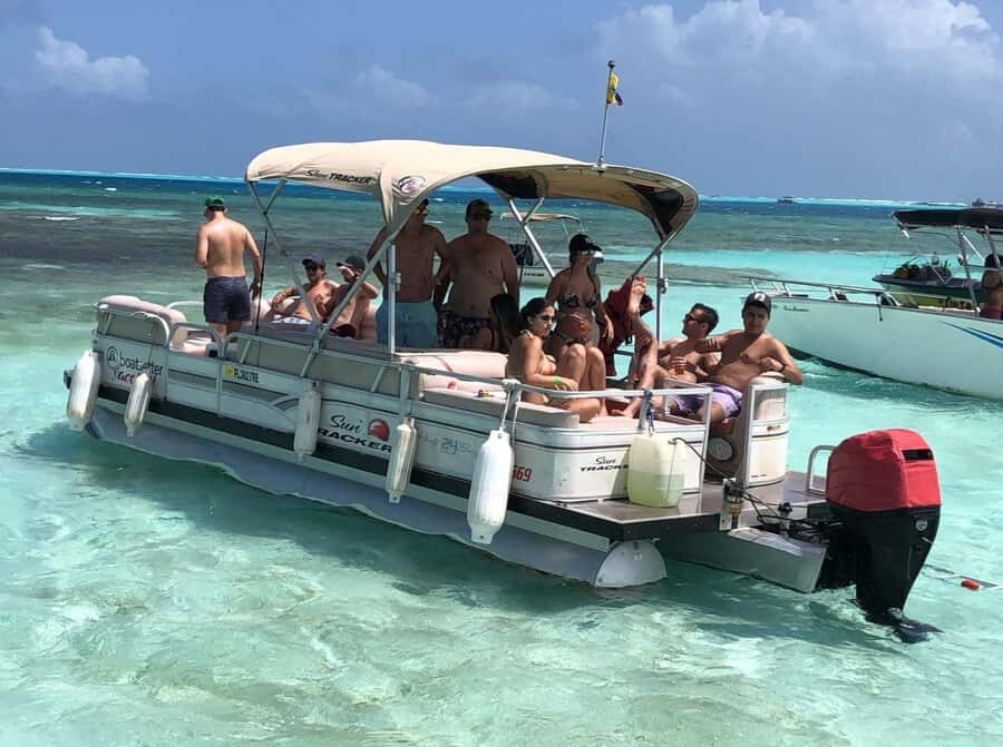 San Andres Island Tour In Shared Pontoon - Who Will Love This Tour?
