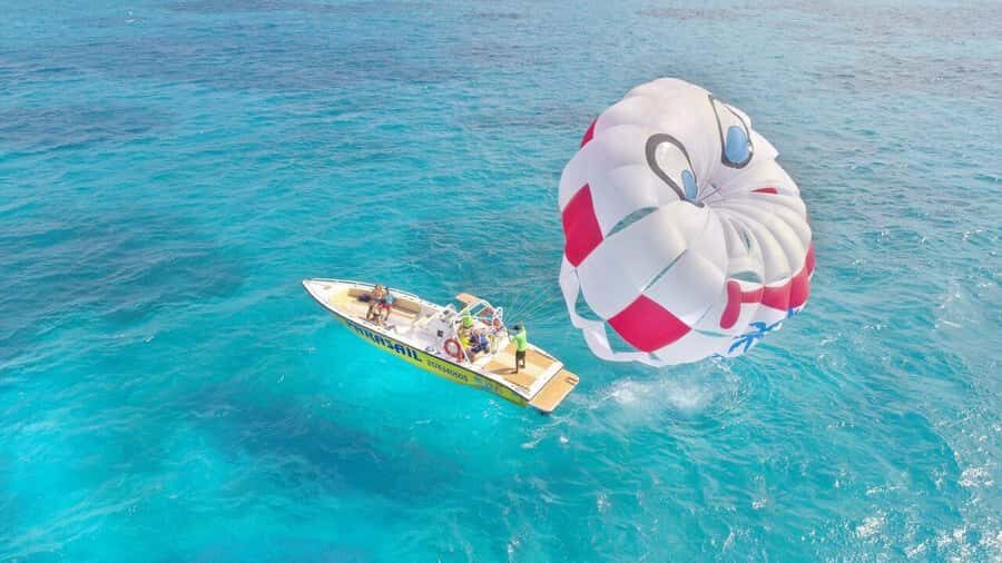 SAN ANDRES: PARASAIL-FLY OVER THE SEA OF 7 COLORS - In-Depth Look at the Parasailing Experience