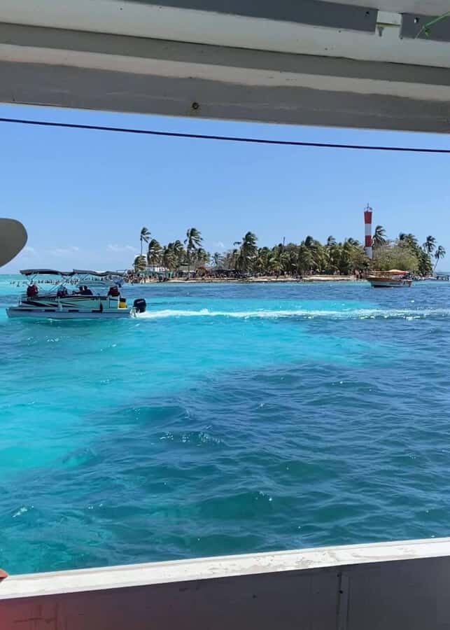 SAN ANDRES:COMBO Fullday Jhonny cay or Aquarium, Tour Bahia,Vuelta Isla chiva - Who Will Love This Tour?