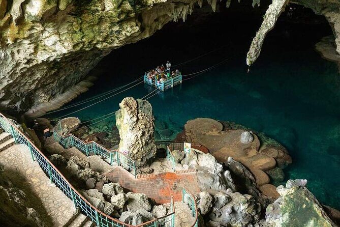 Santo Domingo City Tour - The Presidential Palace: A Brief but Impressive View