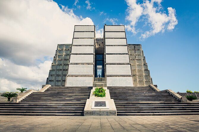 Santo Domingo One Day Small Group - Exploring the Sodium of Santo Domingo in Depth