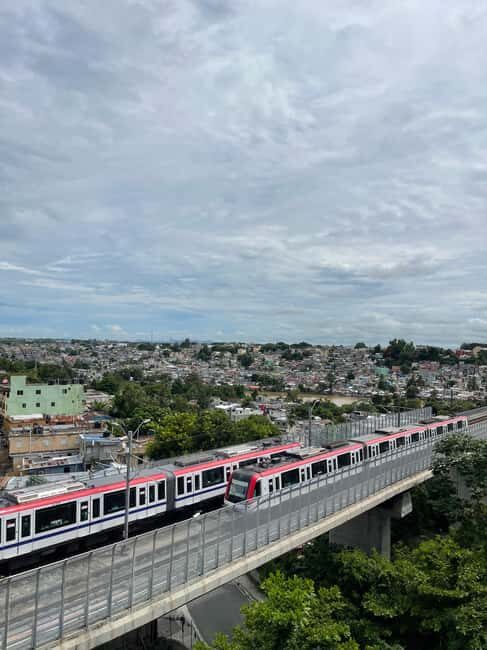 Santo Domingo: The Authentic Dominican Neighborhood Tour - Interacting with Locals and Visiting a Typical Dominican Home