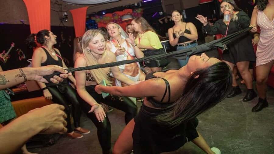 São Paulo Nightlife: Pub Crawl in the City that Never Sleeps - A Deep Dive into the São Paulo Pub Crawl Experience