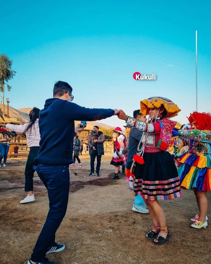 Scenic Cusco - Kukuli Show |Pisco Sour| - A Detailed Look at the Tour