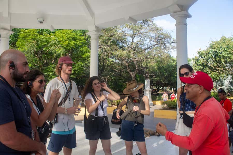 Shared Cartagena Old City Tour with Wireless Audio System - Deep Dive into the Key Stops