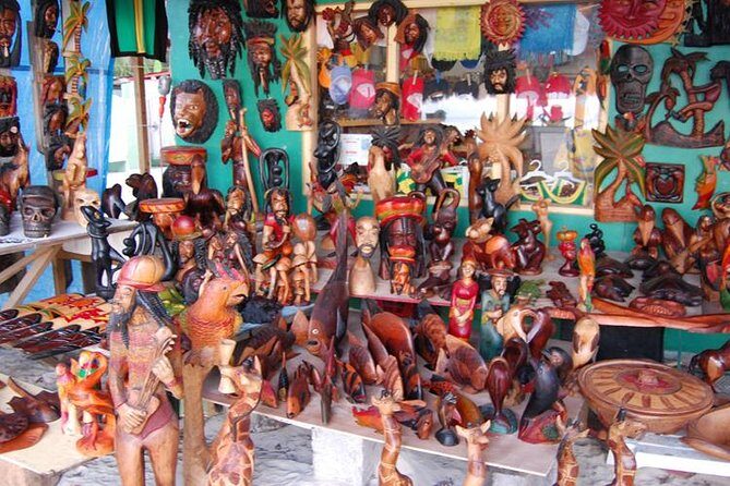 Shopping Tour From Runaway Bay Hotels - Why You Should Consider This Tour