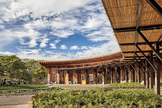 Shuttle From Liberia Airport To Four Seasons Papagayo, Costa Rica - Who Should Consider This Transfer?