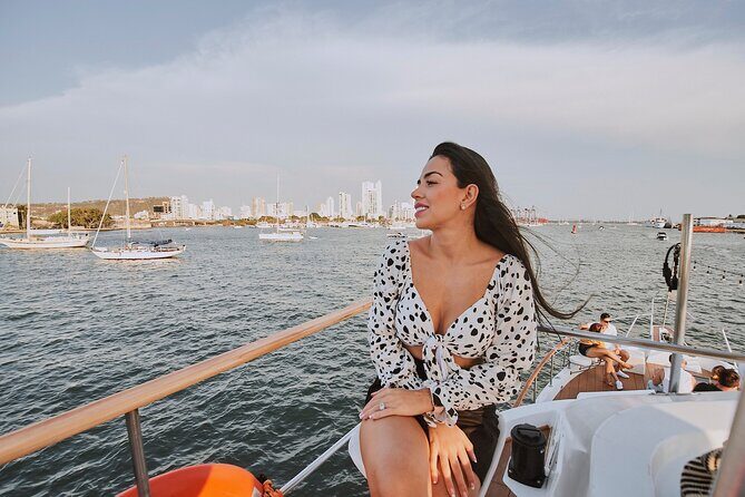 Sibarita Master 85' luxury 90 min Sunset Tour Open Bar - Who Should Consider This Tour?