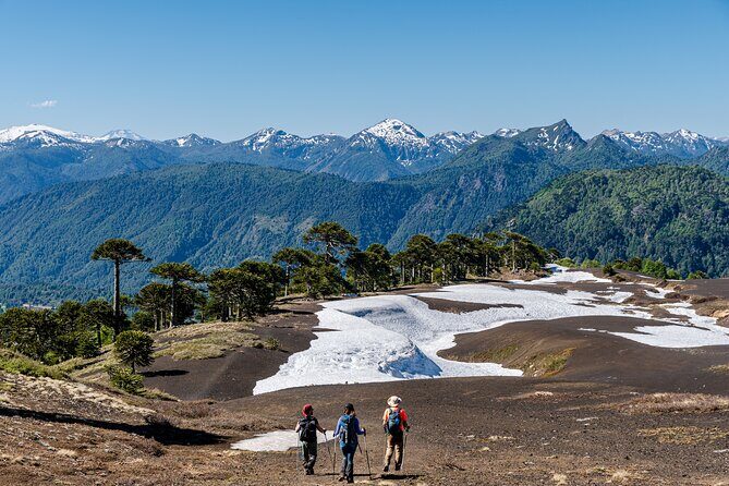Sollipulli Volcano Guided Ascent in Cunco, Chile - A Deep Dive into the Sollipulli Volcano Guided Ascent