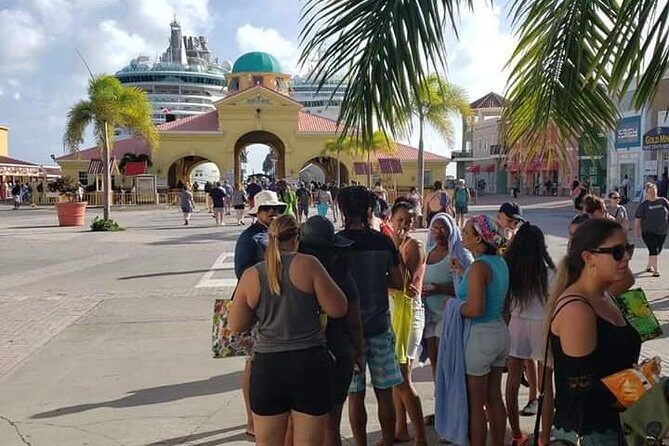 St. Kitts Scenic Island Tour with Beach Option - Transportation and Group Dynamics