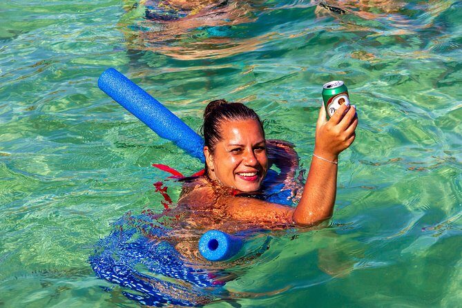 St Maarten Motorboat Cruise: Long Bay, Creole Rock and Tintamarre Island - An in-depth exploration of the St Maarten Motorboat Cruise