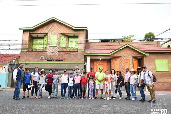 Street art walking tour in Santiago (art walk) - Who Will Love This Tour?