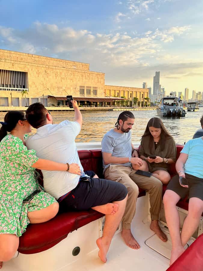 Sunset boat tour open bar and free club entrance Cartagena - Who Is This Tour Perfect For?