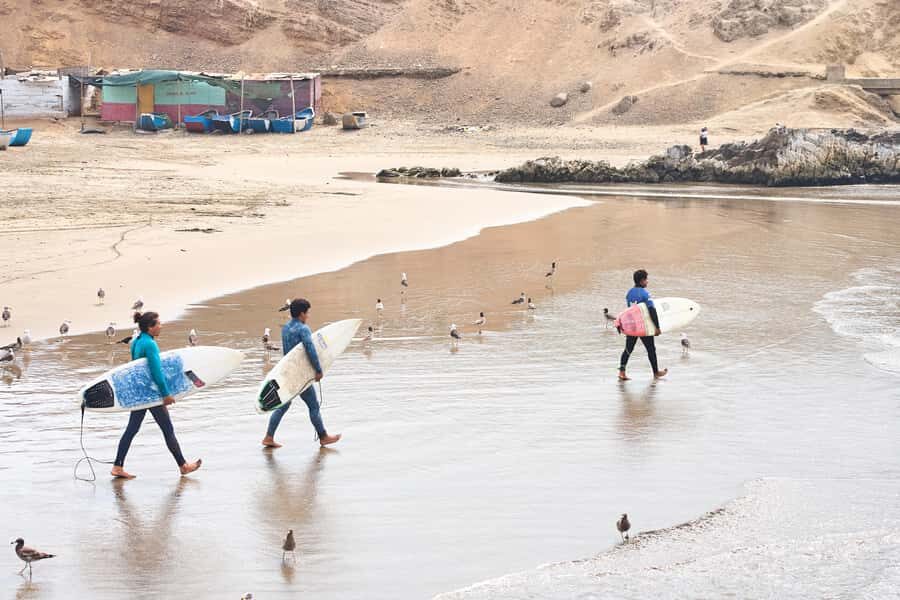 Surfing experience in Lima - What Makes This Surf Lesson Stand Out?