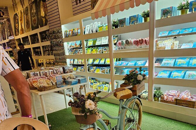 Suvenirs shopin - Exploring the Itinerary: What to Expect