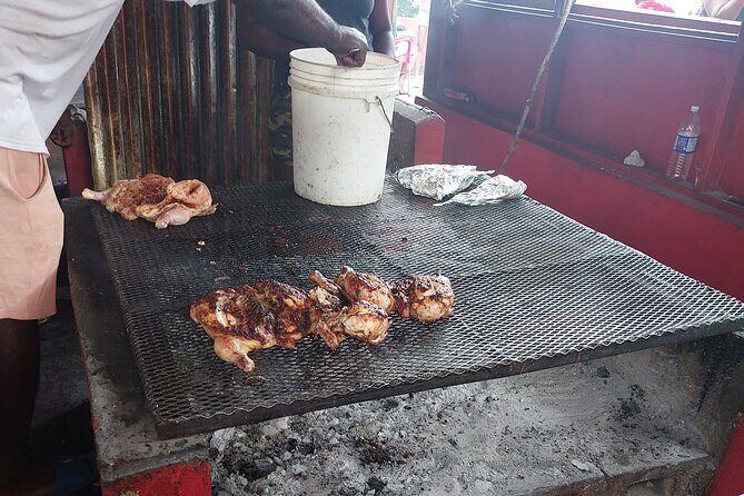 The Ultimate Jamaican Jerk Chicken Foodie Tour - A Deep Dive into the Kingston Jerk Chicken Food Tour