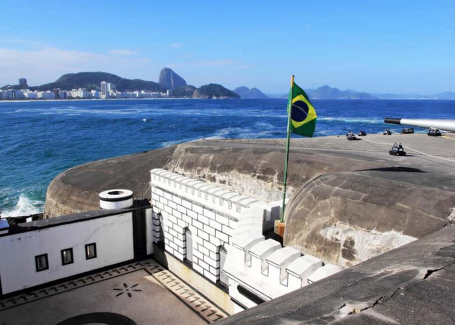 Tour Arpoador Sunset: Walk Copacabana Beach & Sunset Views - Relaxing with Coconut Water and Shared Stories