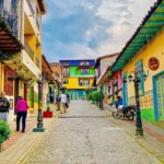 Tour Guatapé - Piedra del Peñol with departure from Medellín - A detailed look at the Guatapé tour experience