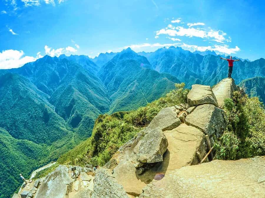 Tour in Machu Picchu 2D visit: Machu Picchu, Huaynapicchu - Who Should Consider This Tour?