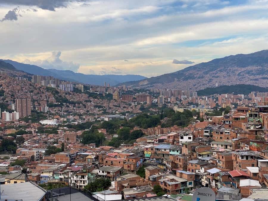 Tour Medellín: Commune13 and Pablo Escobar + Rooftop - Commune 13: From Danger to Resilience