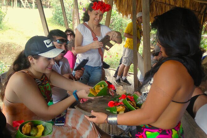 Tour to a waterfall and Embera village with lunch included - How the Experience Comes Together