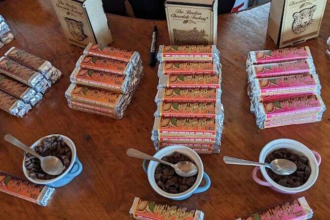 Tropical Experience in Roatan: Animals, Chocolate, and Rum - Exploring Roatan’s Wildlife & Culture in Depth