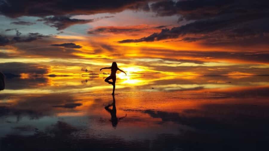 UYUNI SALT FLAT: SUNSET & STARLIGHT EXPERIENCE - The Magic of Sunset: Colors and Reflections
