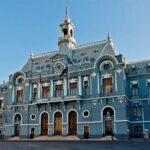 Valparaiso Highlights Walking Tour with A Guide - A Deep Dive Into the Itinerary