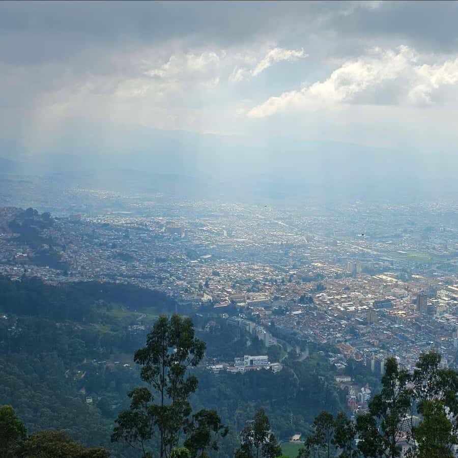 VISIT AND TOUR OF MONSERRATE WITH GASTRONOMIC DISHES IN THE CATHEDRAL.... - The Complete Breakdown of the Monserrate Tour Experience