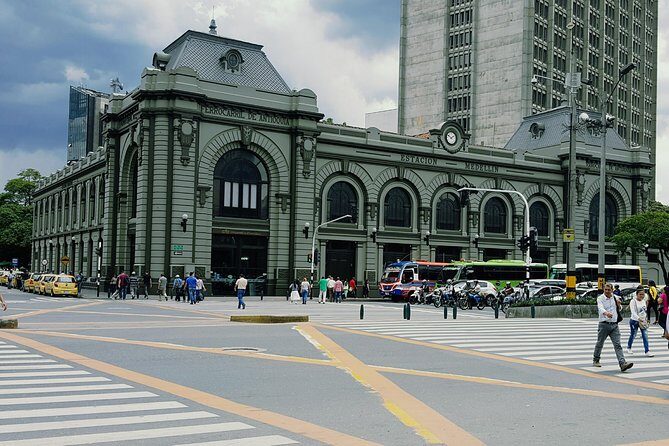 Walking tour downtown Medellín - A Deeper Look at the Medellín Downtown Walking Tour