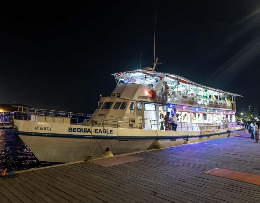 White Night Boat Party: Dinner Buffet, Dancing and Open Bar - A Closer Look at the Experience