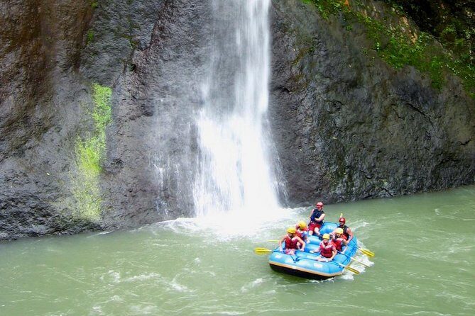 White Water Rafting Pacuare River with Lunch From Puerto Viejo - What to Expect on This Tour