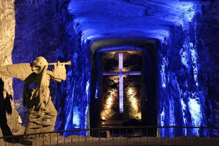 Zipaquirá Salt Cathedral and Guatavita Lake Shared Tour - The Allure of Guatavita Lake: Legend and Nature