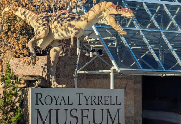 1 Day Drumheller Tour: Calgary to Hoodoos Dinosaurs Badlands - The itinerary: A detailed breakdown
