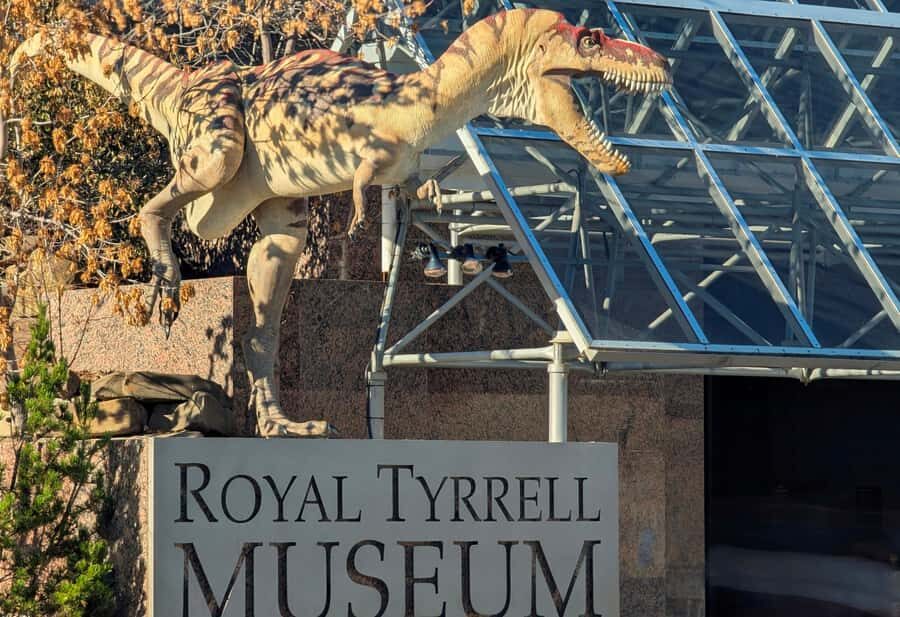 1 Day Drumheller Tour: Calgary to Hoodoos Dinosaurs Badlands - The itinerary: A detailed breakdown