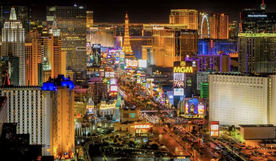 #1 Vegas Club Crawl with Party Bus, Free Drinks & VIP Entry - Why This Tour Offers Value