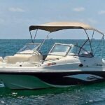 21' Hurricane Sundeck Boat Rental - The Boat Itself: A Perfect Size for Adventure