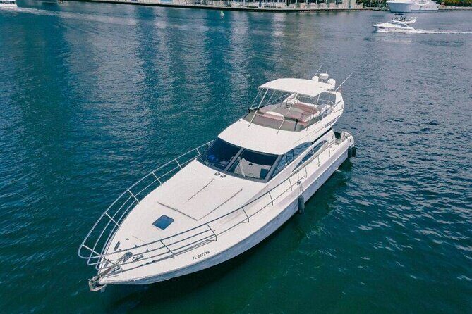 62ft + FREE HOUR Miami Yacht Rental 3-6 Hours up to 13 People - An In-Depth Look at the Miami Yacht Rental Experience