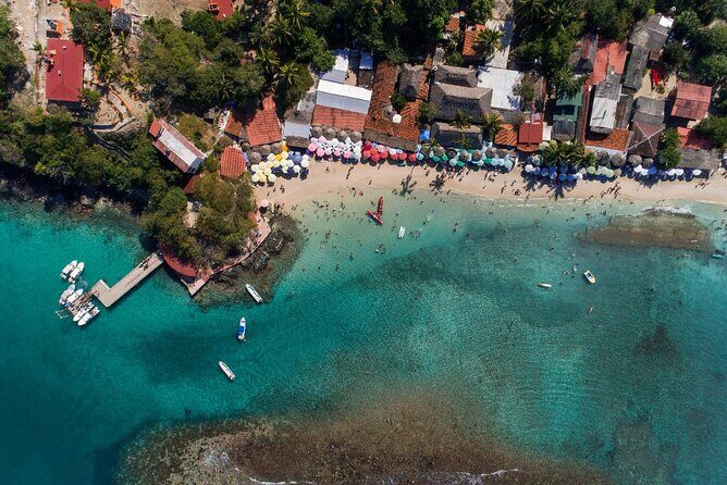 Adventure in Zihua - Exploring Zihua from the Water