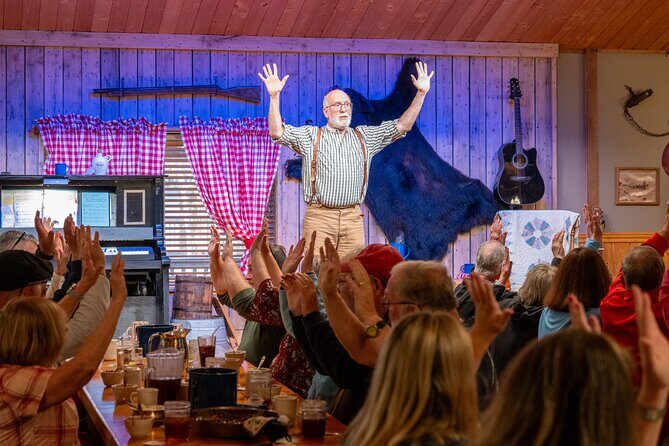 Alaska Cabin Nite Dinner Theatre Experience - A Genuine Look at the Alaska Cabin Nite Dinner Theatre Experience