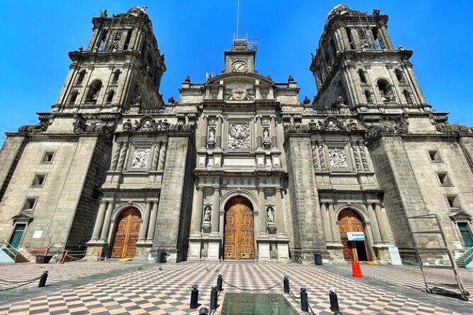 Bici-Taxi & Walking Tour: Ride Through the History of Mexico City - Transportation & Group Experience