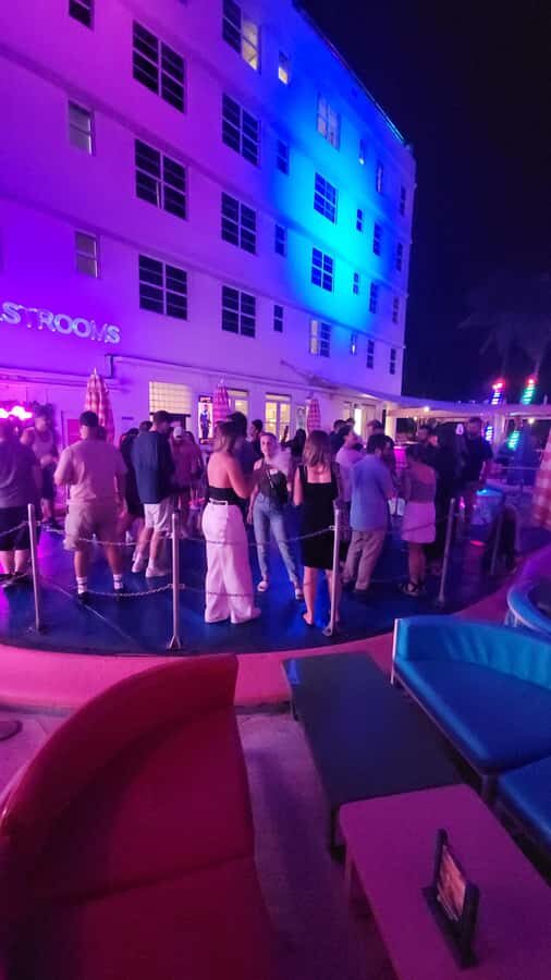 BigBeach Bar Crawl - South Beach Bar Hop and Club Experience - An In-Depth Look at the South Beach Bar Crawl Experience