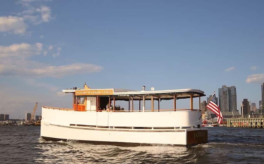Boston: Harbor Cruise on 1920s-Inspired Yacht - An In-Depth Look at the Boston Harbor Yacht Cruise