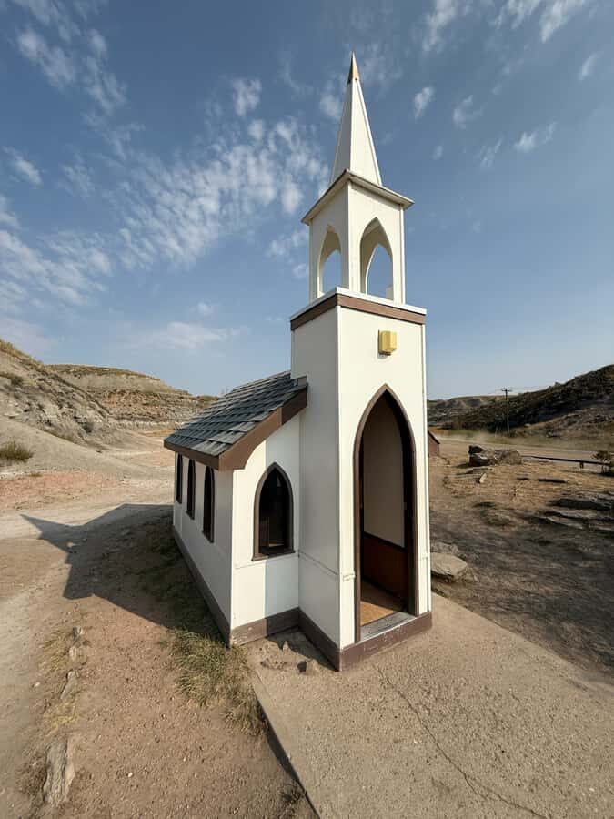 Calgary: Drumheller and Badlands Tour with Museum Entry - Exploring the Badlands: A Realistic Look at the Experience