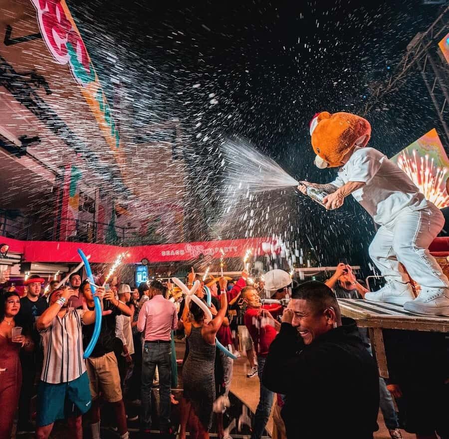 Cancun: Beach Party Cocobongo Sunrise after Semana Santa - An In-Depth Look at the Cancun Beach Party Cocobongo Experience