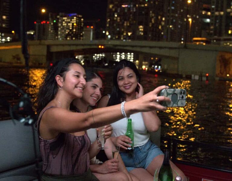 Champagne City Lights Boat Tour + Photoshoot (Semi Private) - The Experience in Depth