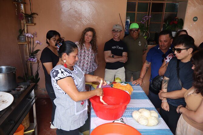 Cheese, contemporary art and paper workshop in the Etla Valley - Who is this tour best suited for?