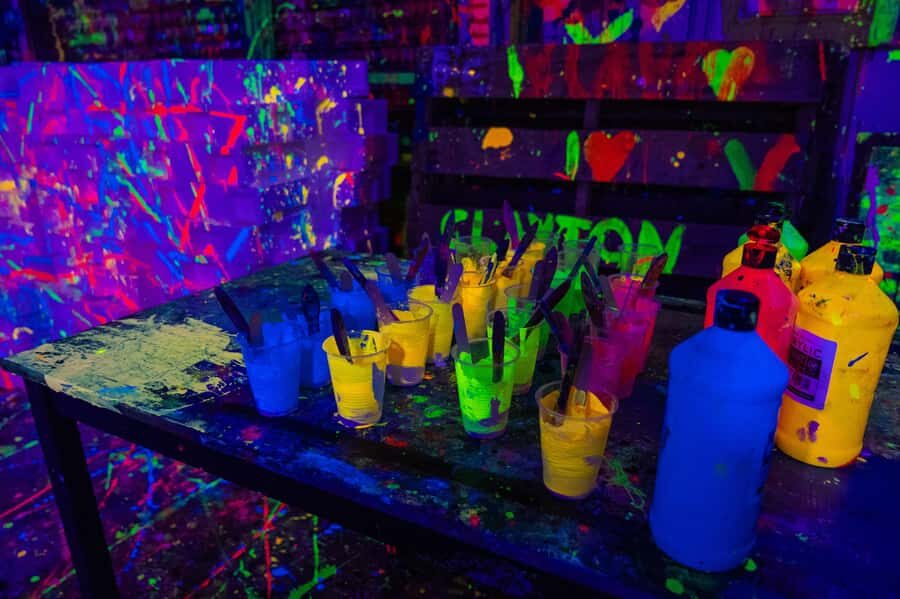 Chicago: Shooting & Spinning Art Experience (Neon Lights) - A Detailed Look at the Neon Art Experience in Chicago